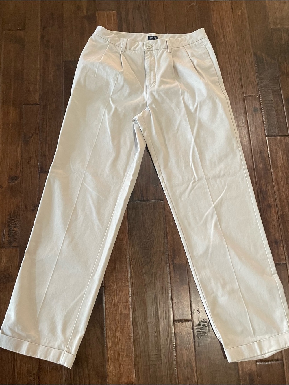 Izod Men's Cream Pleated Chino Pants